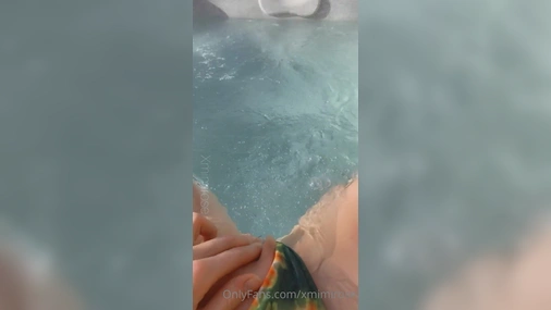 Xmimirose Masturbates In The Water Her POV