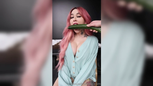 Jade Lavoie Funny Guessing Game