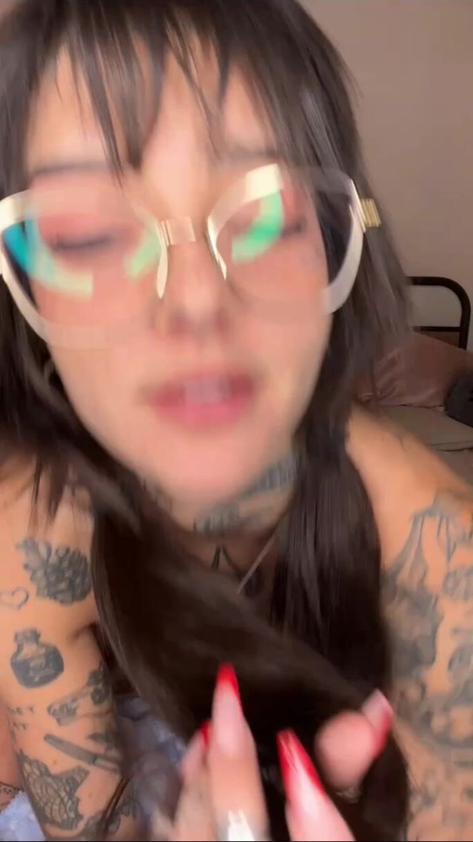 Keaton Belle Masturbates On The Bed On Live Cam