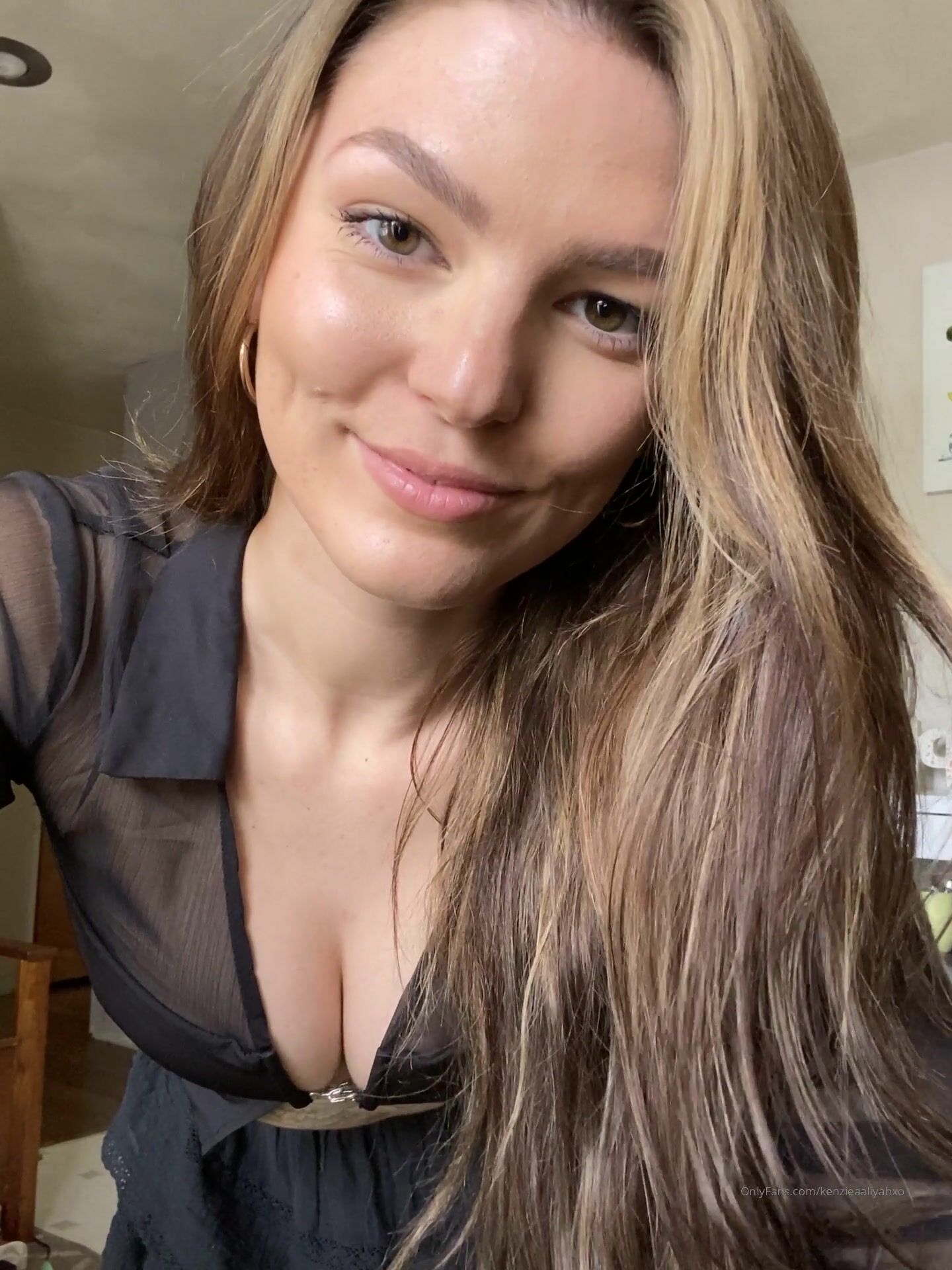 Mackenzie Aaliyah Upskirt Teasing