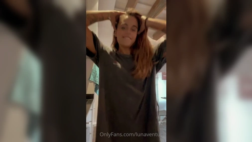 Luna Ventura Sexy Dance