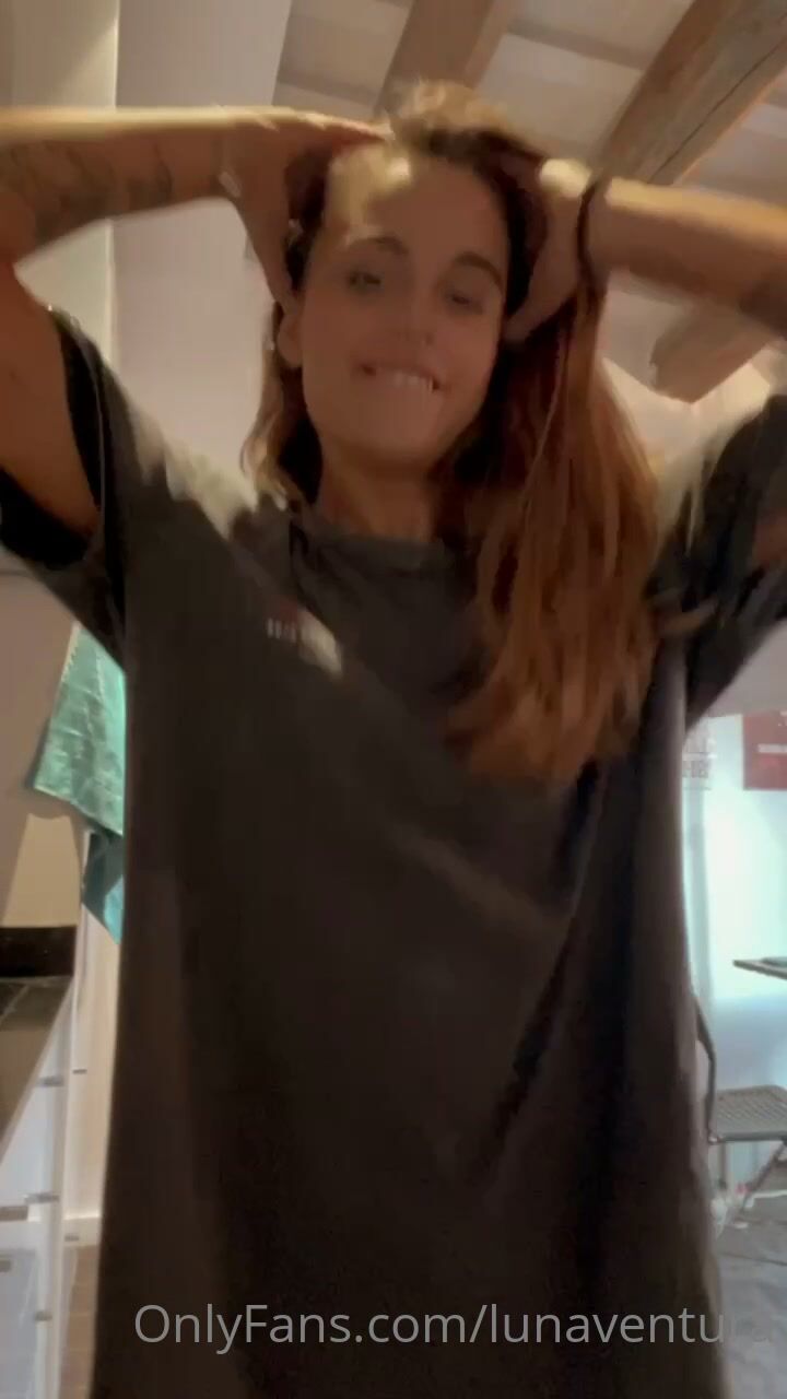 Luna Ventura Sexy Dance